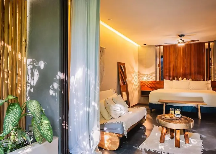 Apartment Romantic Garden W Private Pool Access
